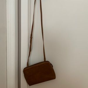Ajustable brown hand bag